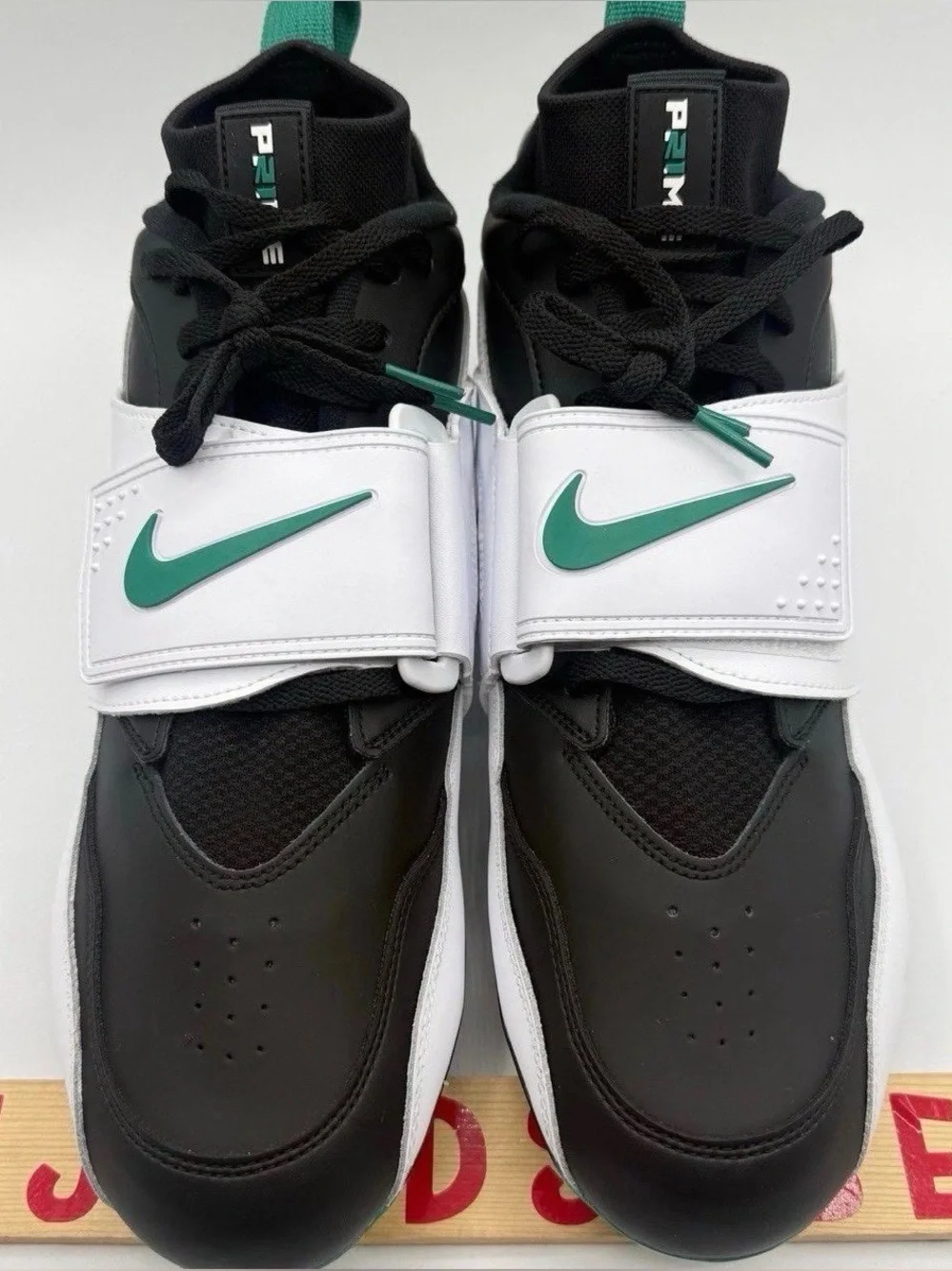 Nike Diamond Turf 93 TD Football Cleats 'Emerald' Eagles HF5298-102 Men’s Sz 8.5